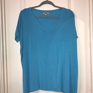 Piko V neck shirt